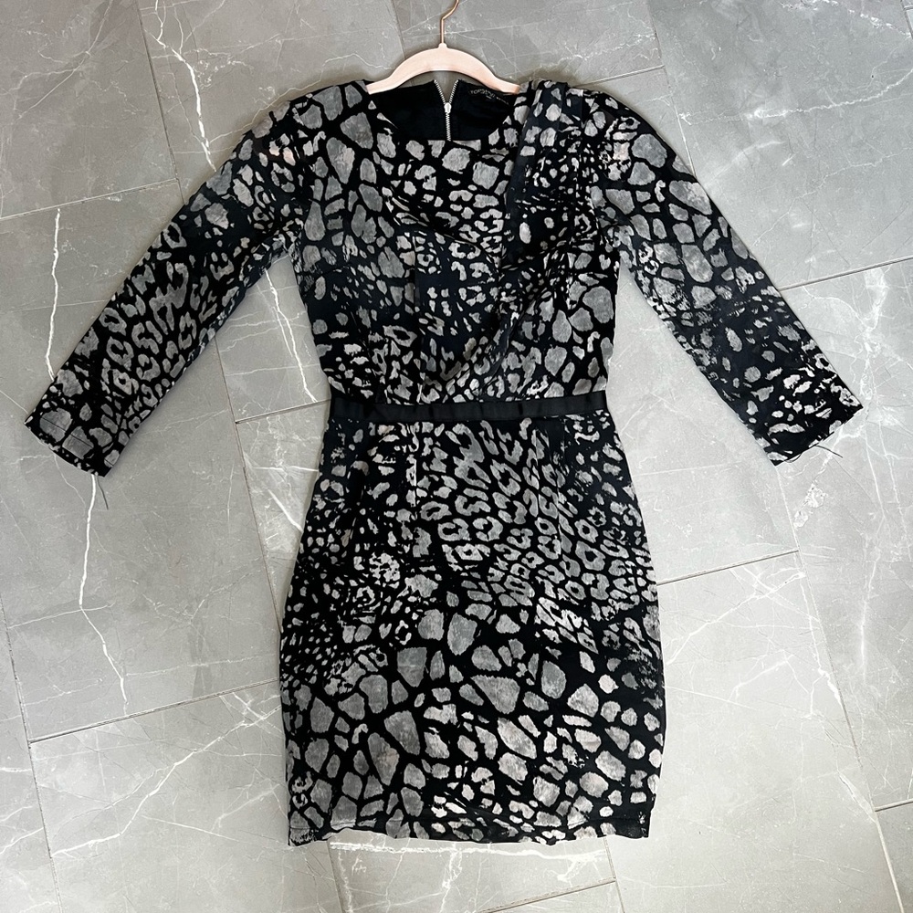 Top shop black printed dress size us 8 zippered dress